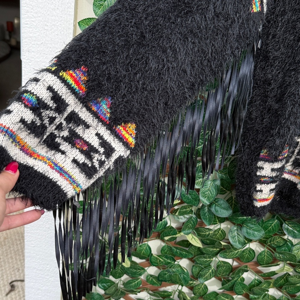 Chic Black Patterned Women's Sweater - image 4